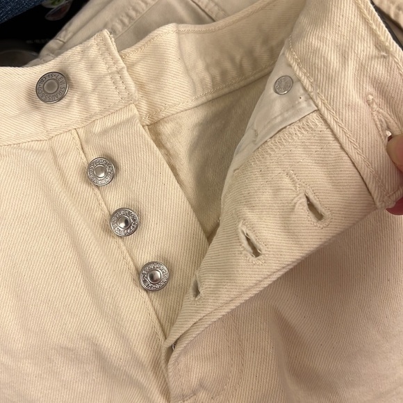 Levi’s ladies shorts - Picture 9 of 9